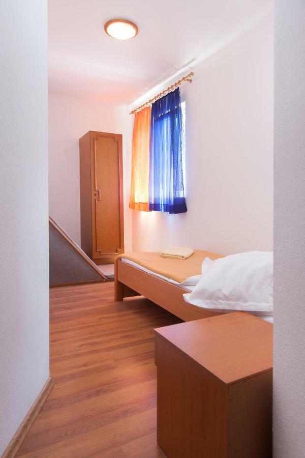 Apartmani Ivica Krzanic Подгора Экстерьер фото